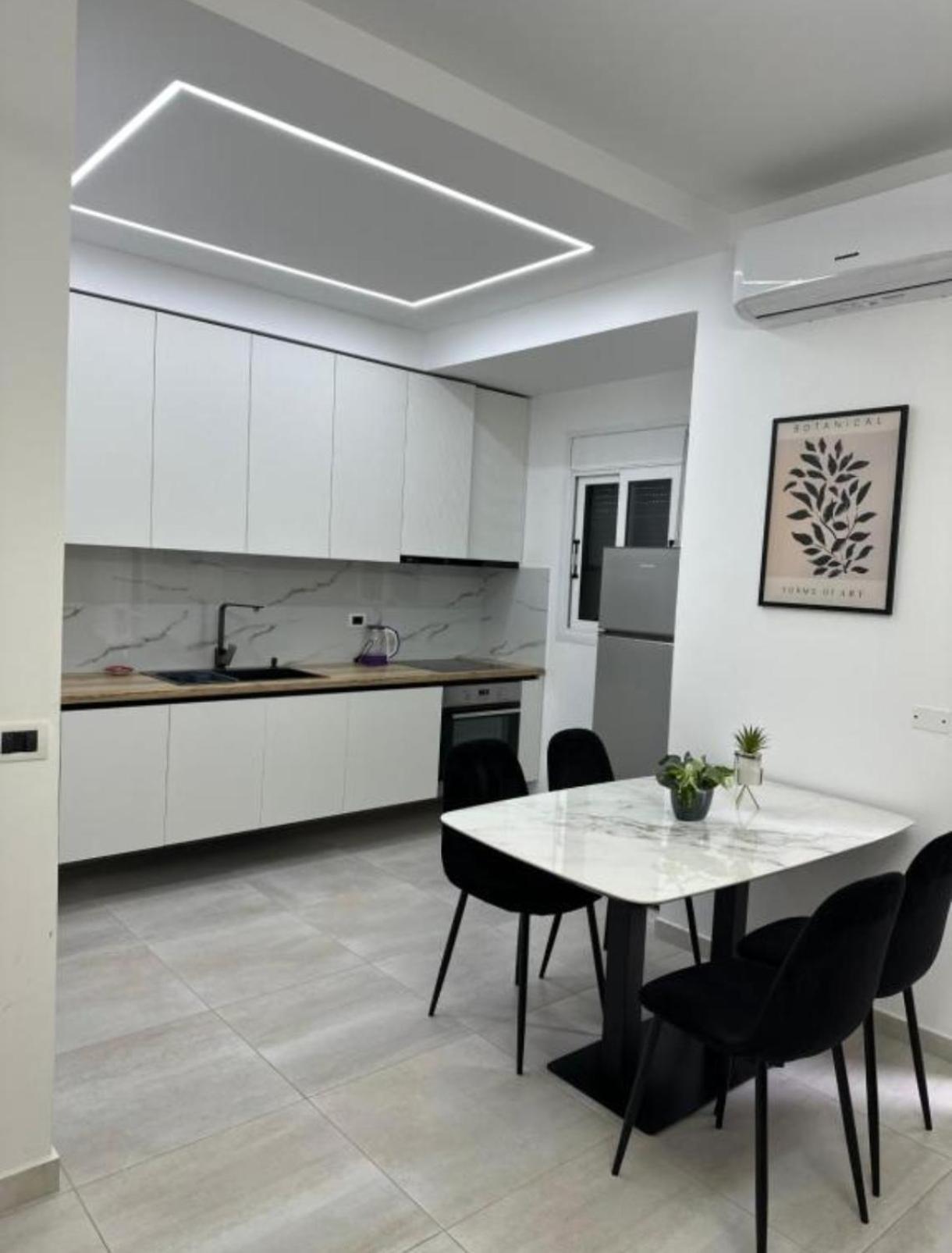Duplex Lungomare Suites Влёра Экстерьер фото